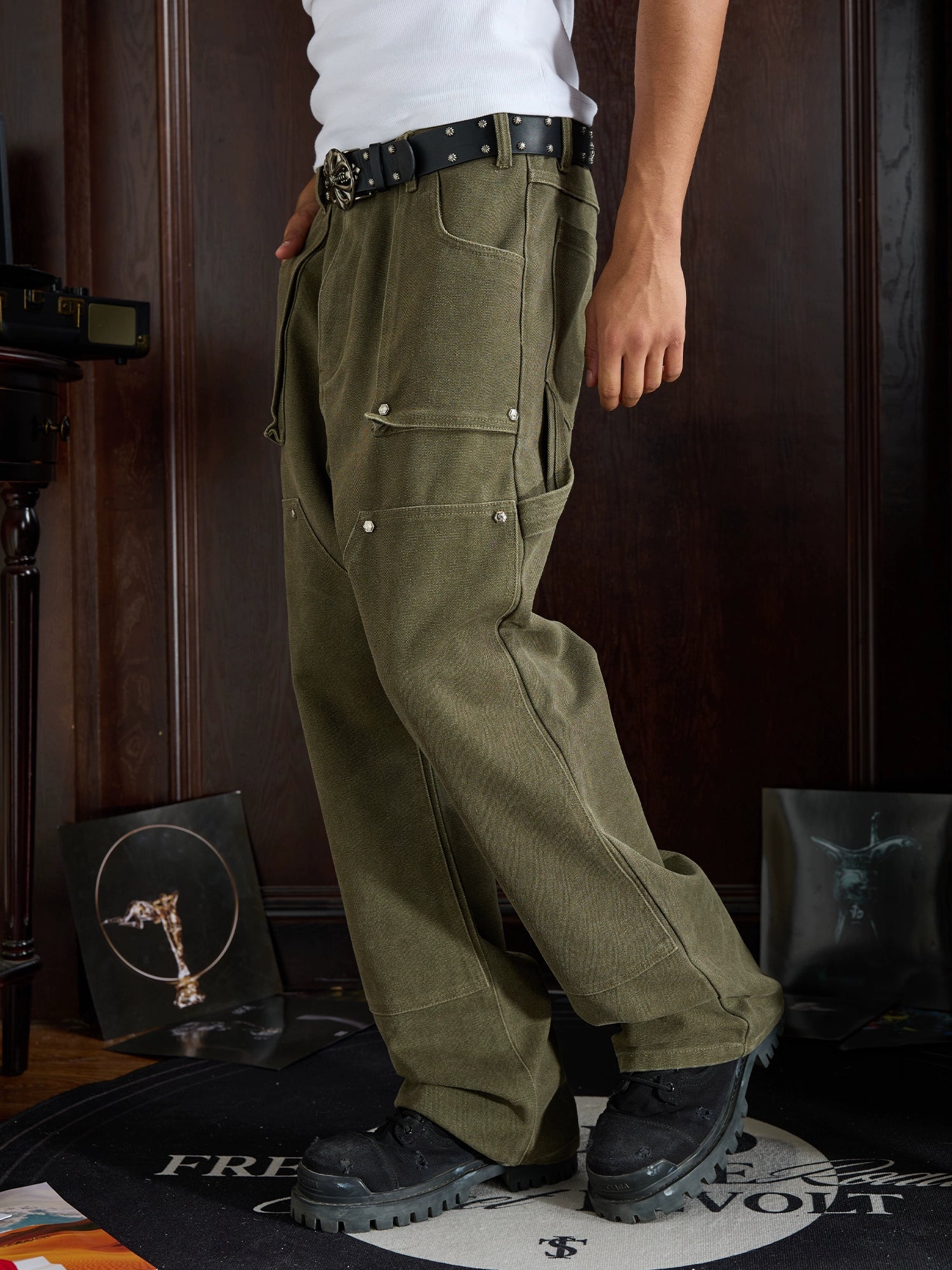 Deep Pockets Carpenter Pants